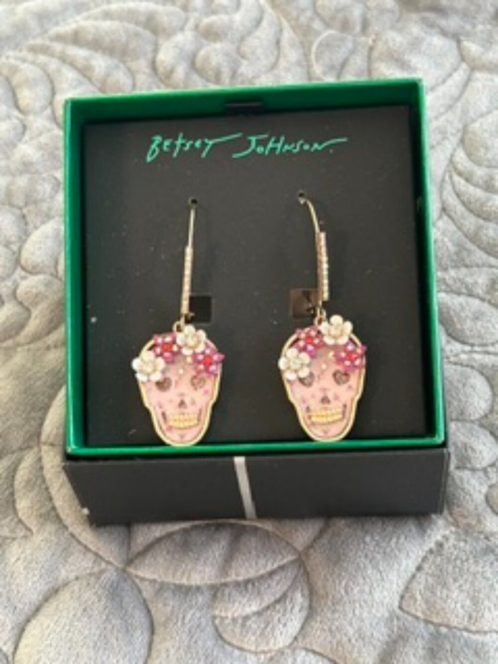 Betsey Johnson Skull Earrings NWT